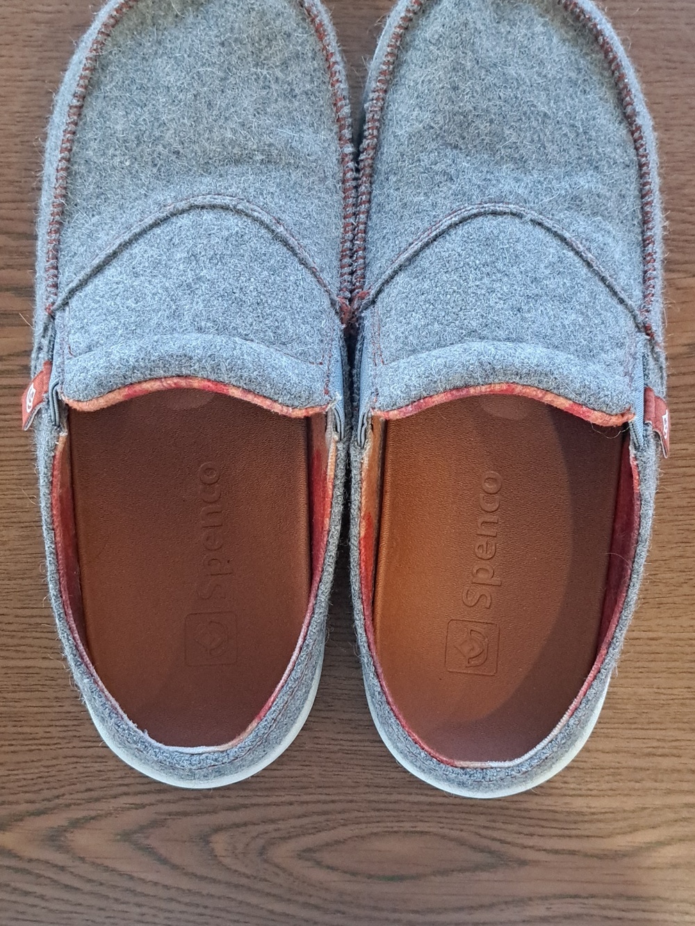 Spenco Women’s Grey Felt Mule with Contrast Stitching - Picture 5 of 11